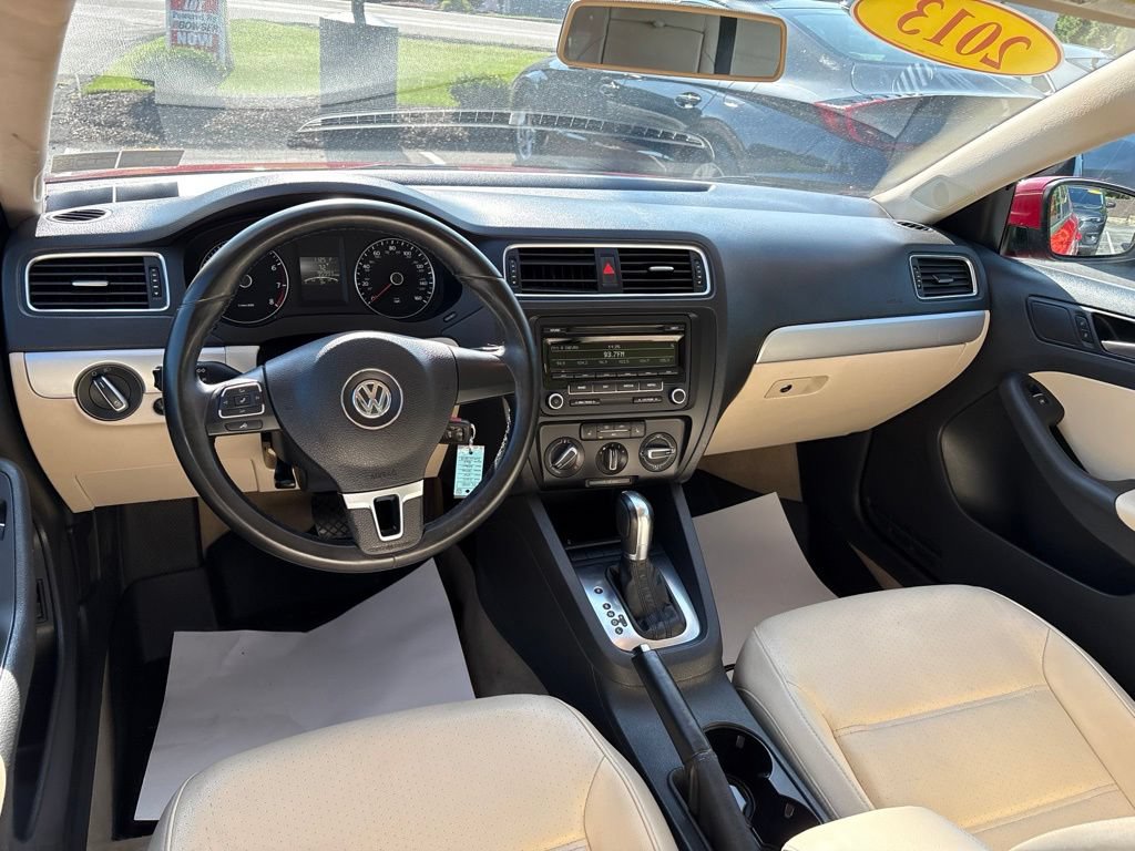 Used 2013 Volkswagen Jetta SE FWD image 11