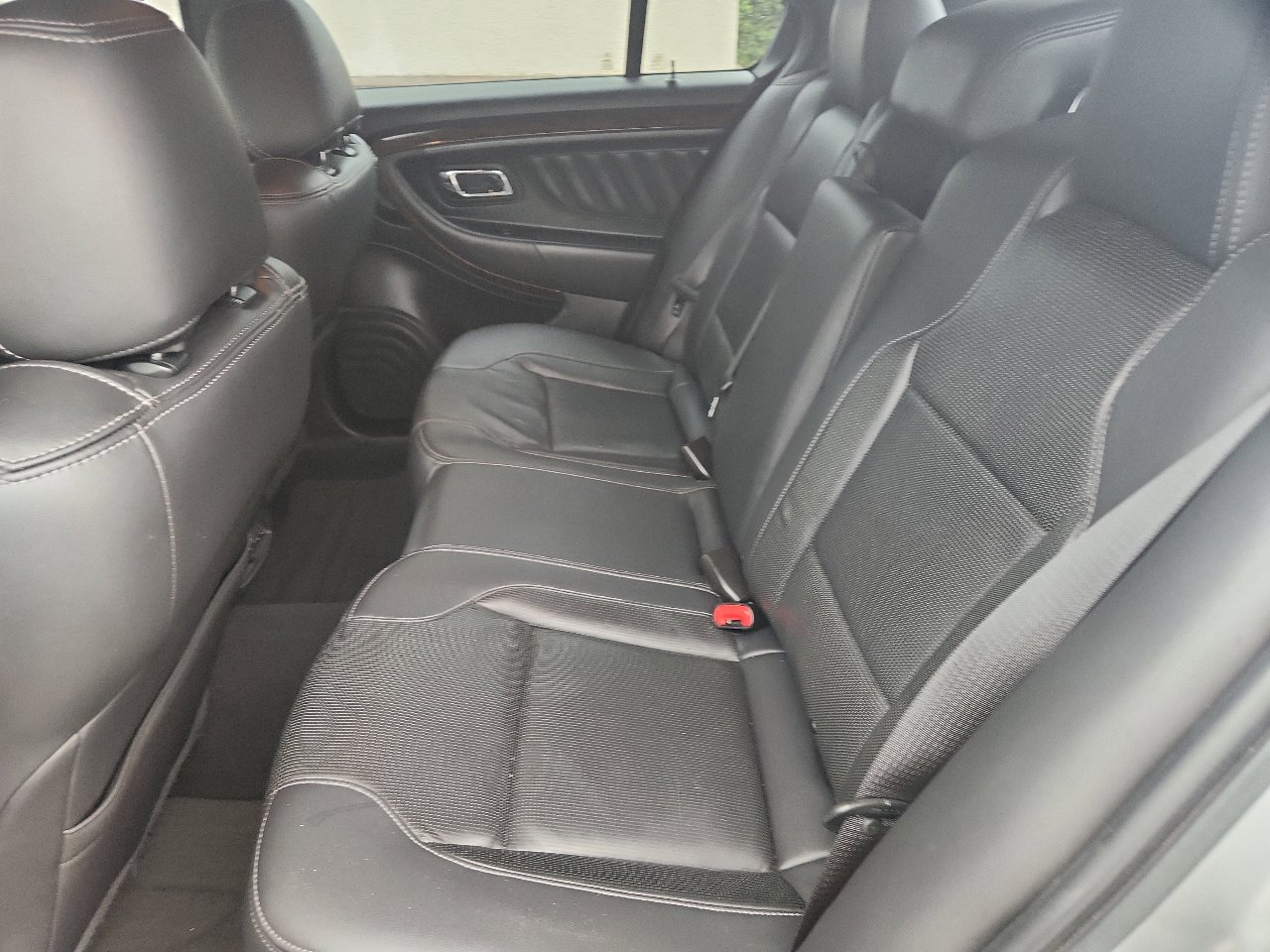 Used 2019 Ford Taurus Limited image 7