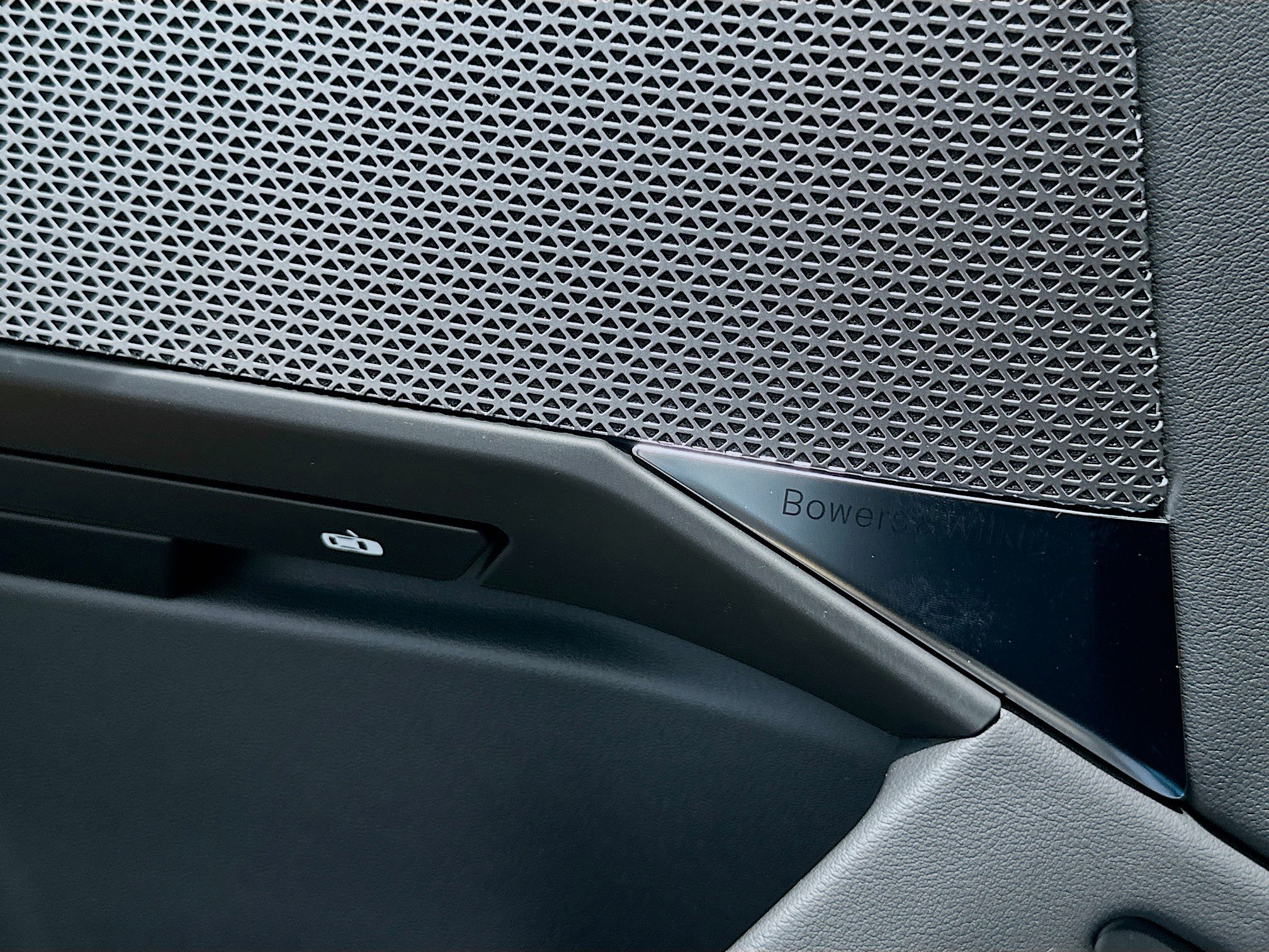 New 2026 BMW 750e xDrive w/ Executive Package image 19