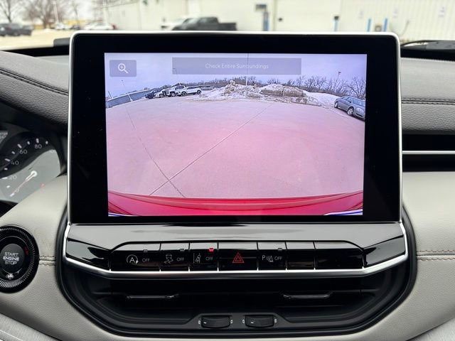 Used 2025 Jeep Compass Limited image 13