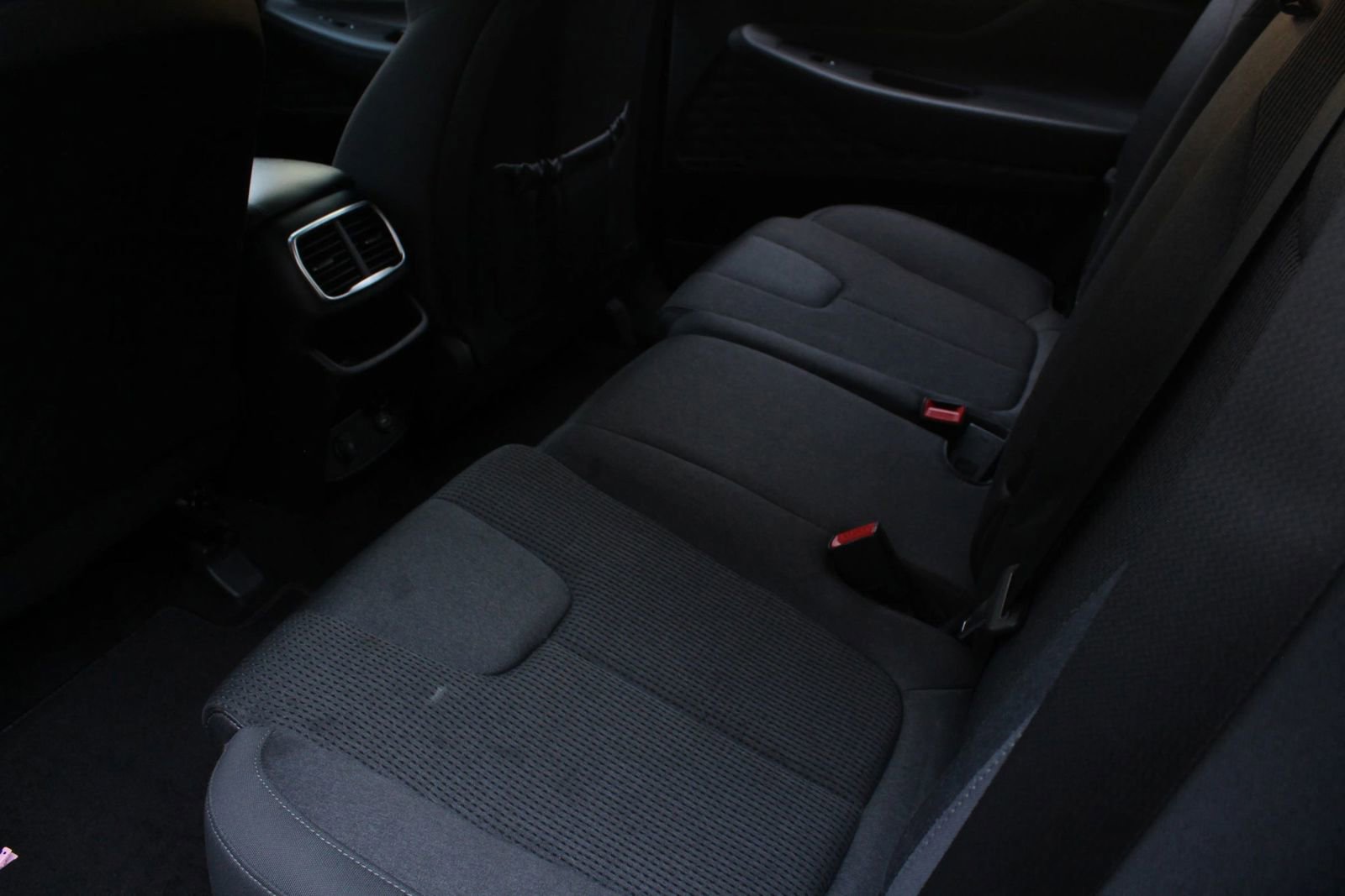 Used 2019 Hyundai Santa Fe SE FWD image 18