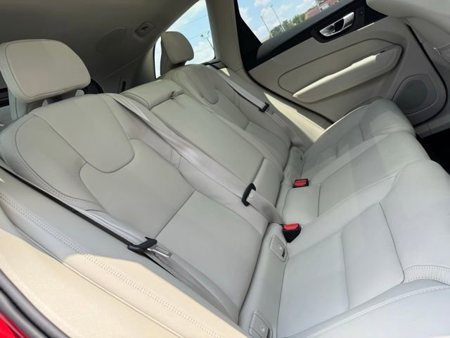 Used 2024 Volvo XC60 B5 Ultimate image 43