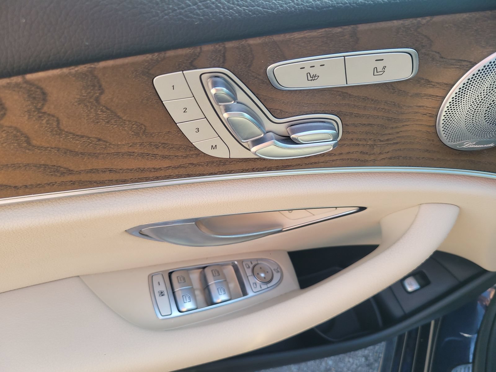 Used 2018 Mercedes-Benz E 300 image 11