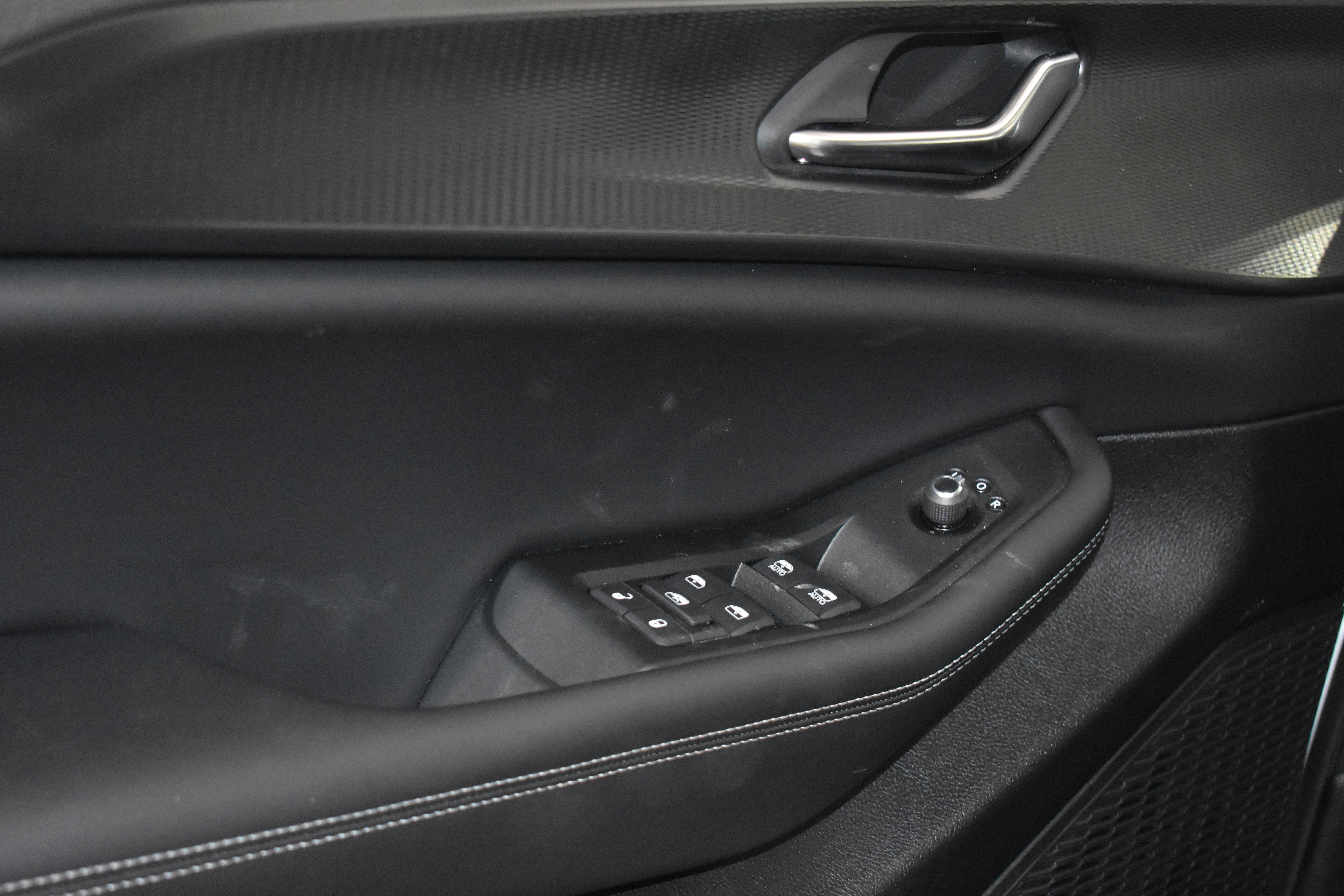 New 2026 Jeep Grand Cherokee Laredo X image 25