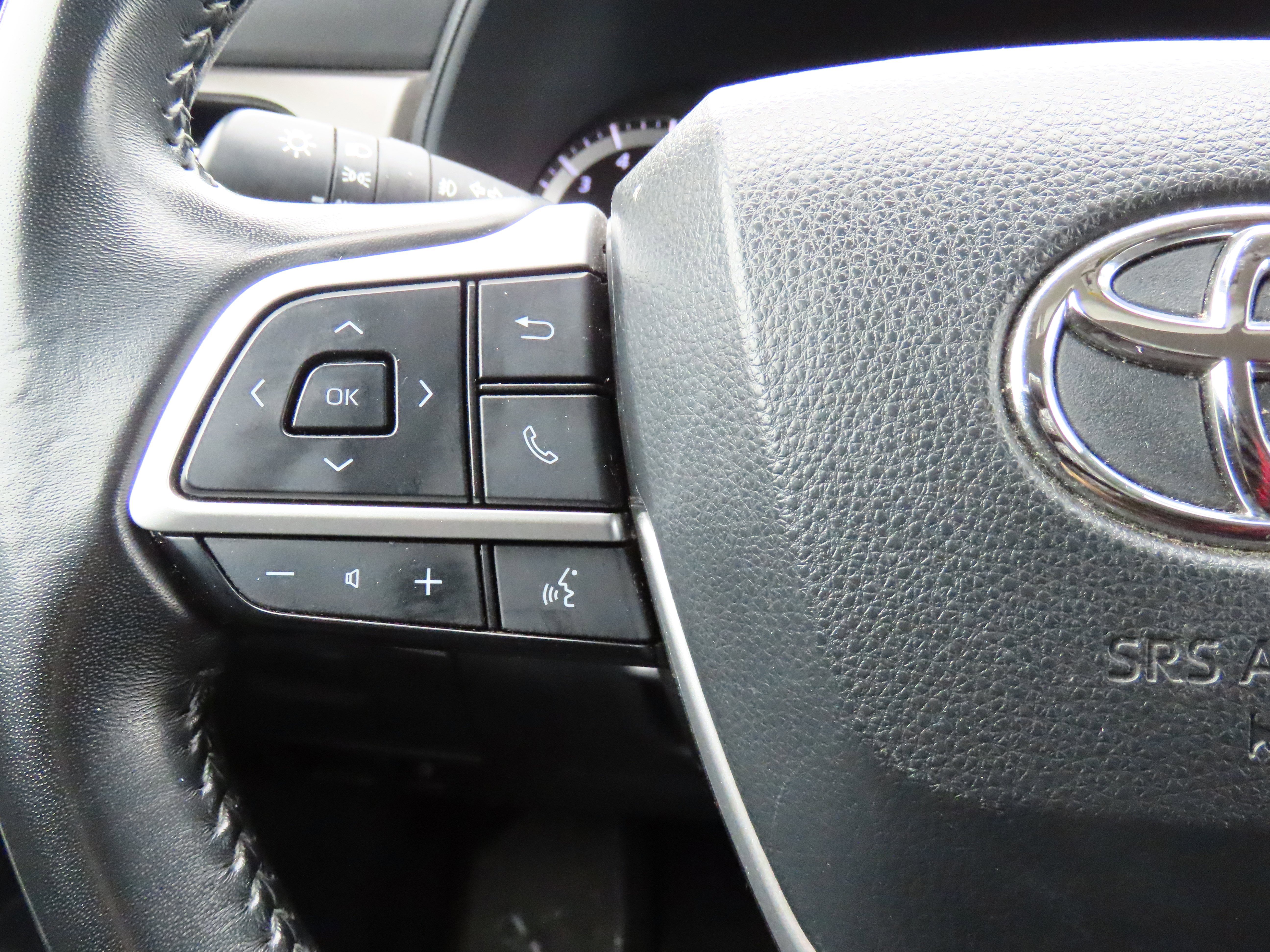 Used 2024 Toyota Highlander LE image 33