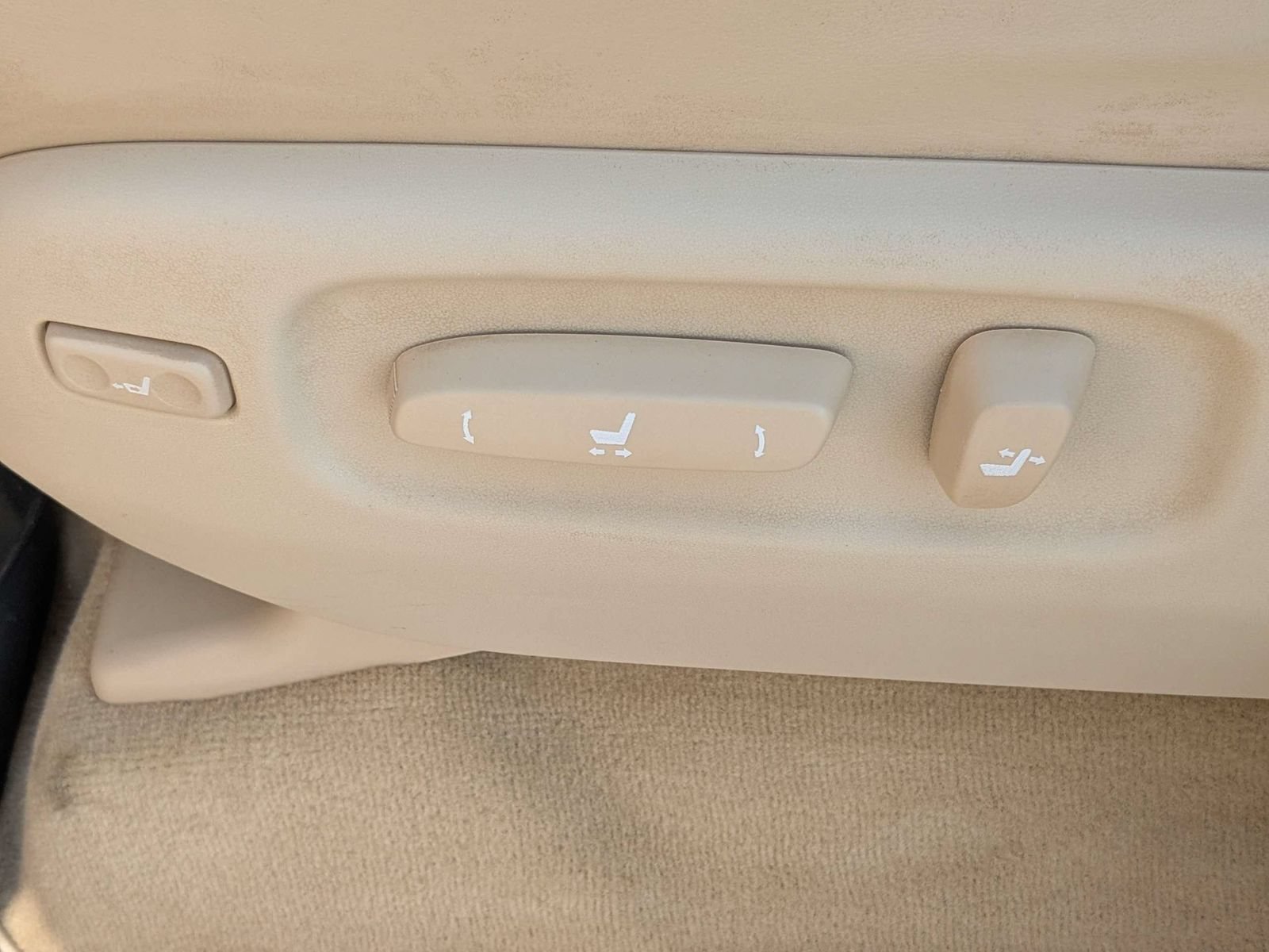 Used 2019 Lexus LX 570 4WD w/ Luxury Package image 22