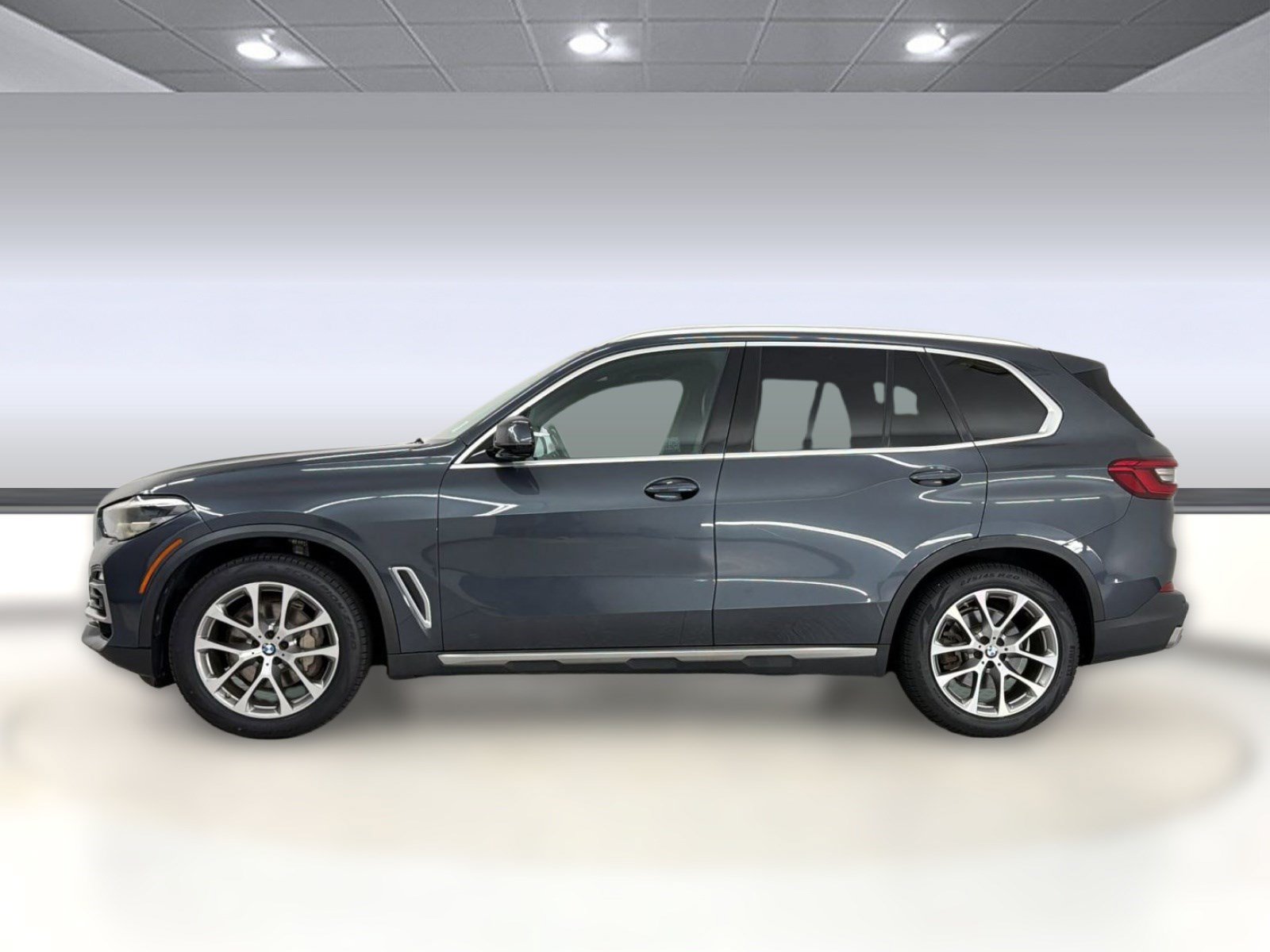 Used 2019 BMW X5 xDrive40i w/ Premium Package 2 AWD/4WD image 2