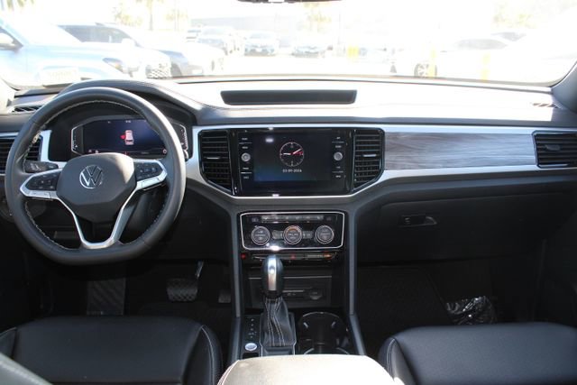 Used 2023 Volkswagen Atlas Cross Sport SE image 10