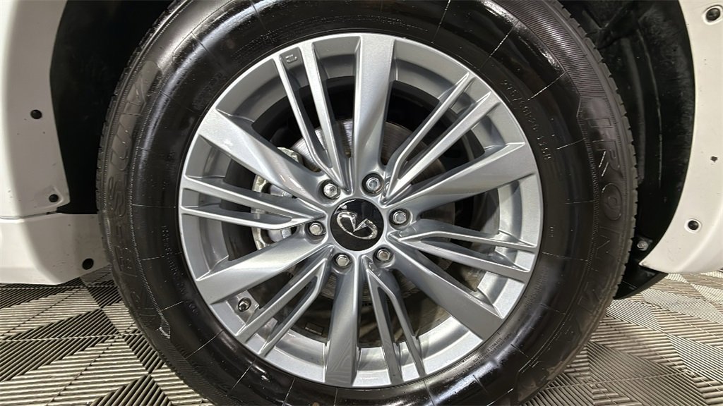 Used 2024 INFINITI QX80 Luxe image 39