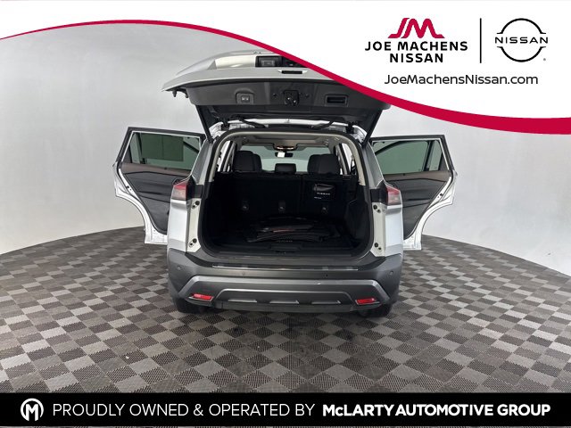 Used 2023 Nissan Rogue SL w/ SL Premium Package image 16