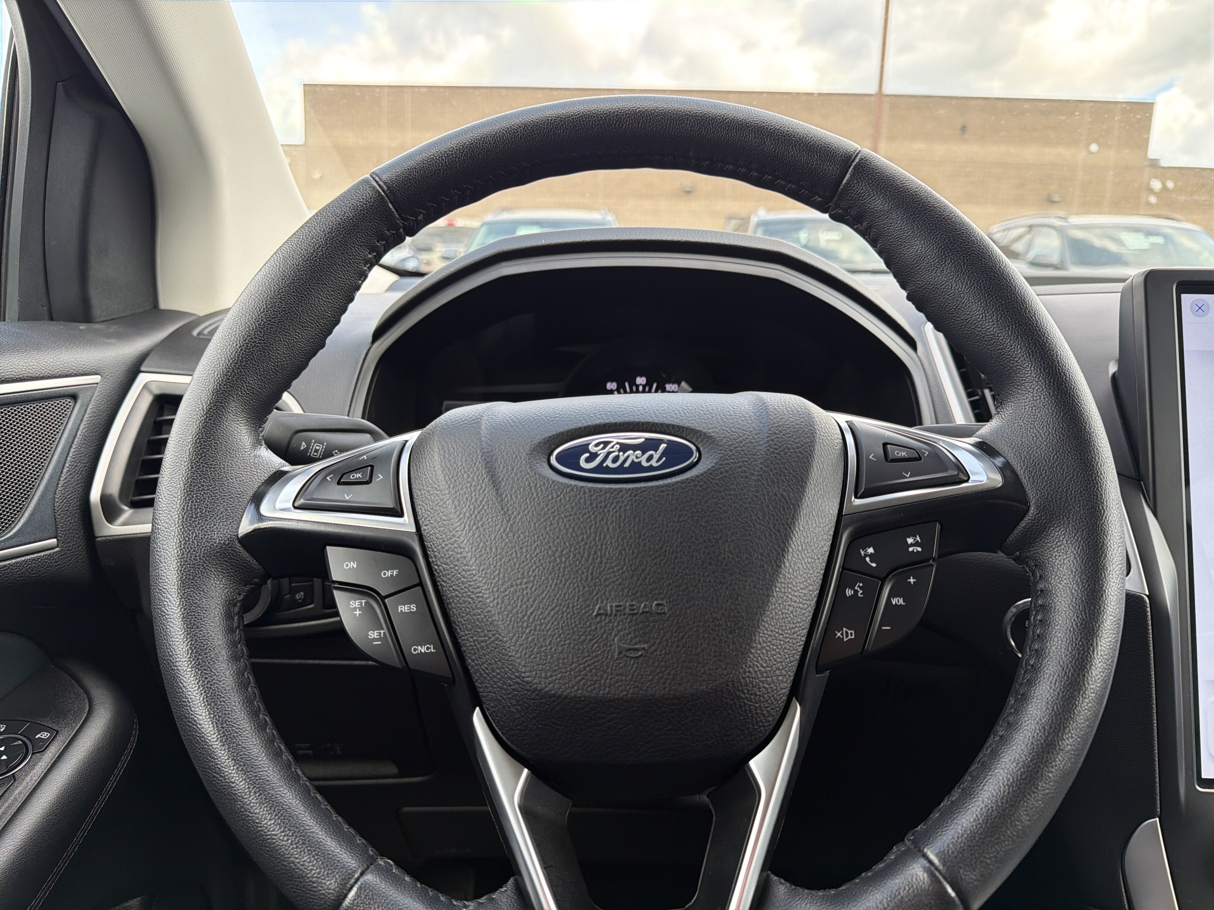 Used 2024 Ford Edge SEL w/ Sport Appearance Package AWD/4WD image 13
