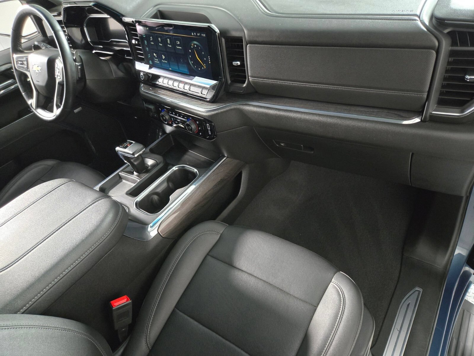 Used 2024 Chevrolet Silverado 1500 LTZ AWD/4WD image 18