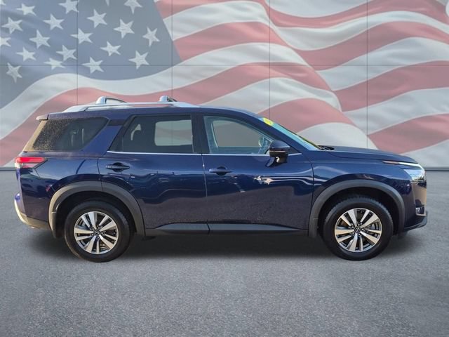 Used 2023 Nissan Pathfinder SL FWD image 2