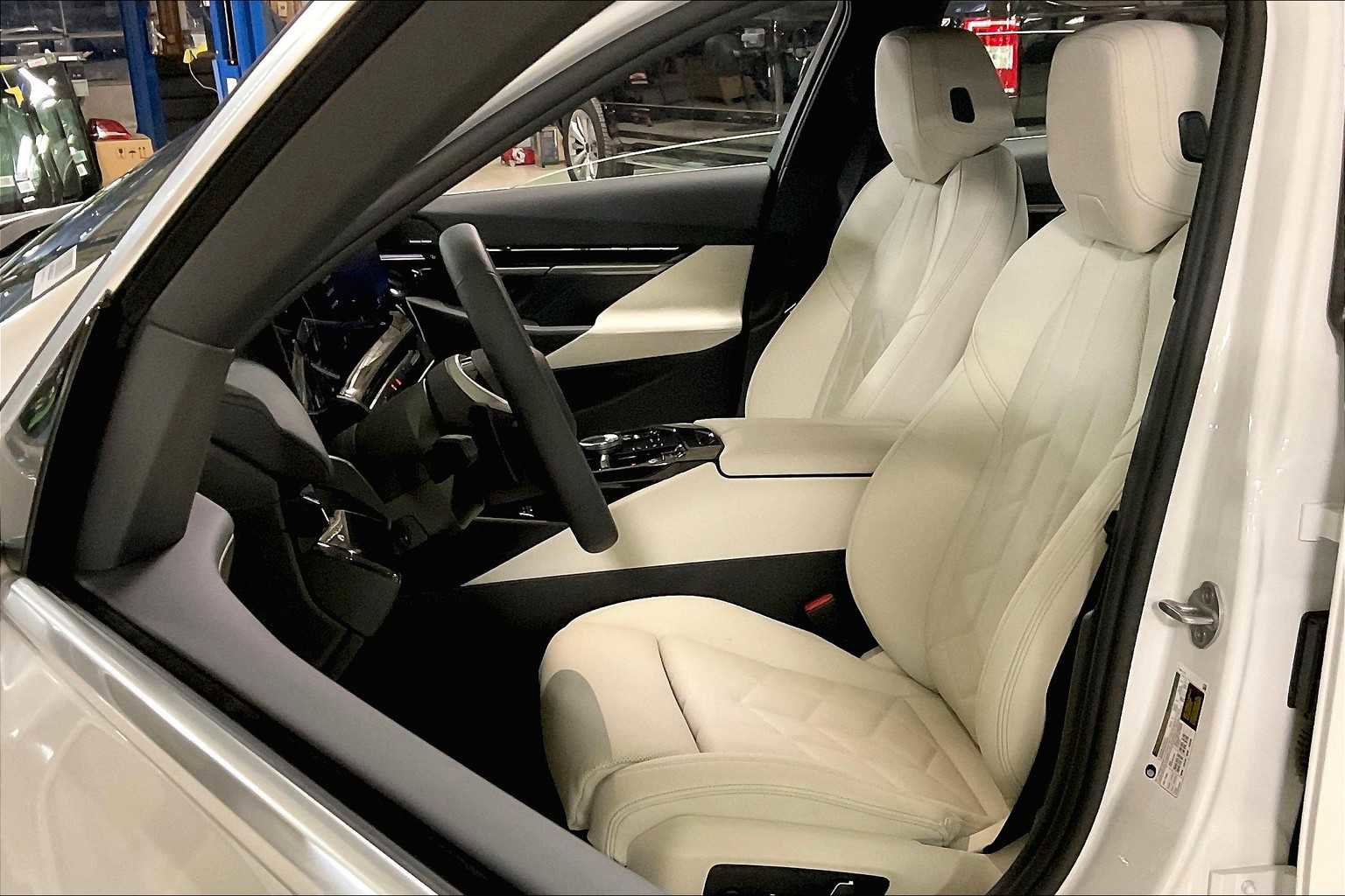 New 2025 BMW 530i 530i image 9