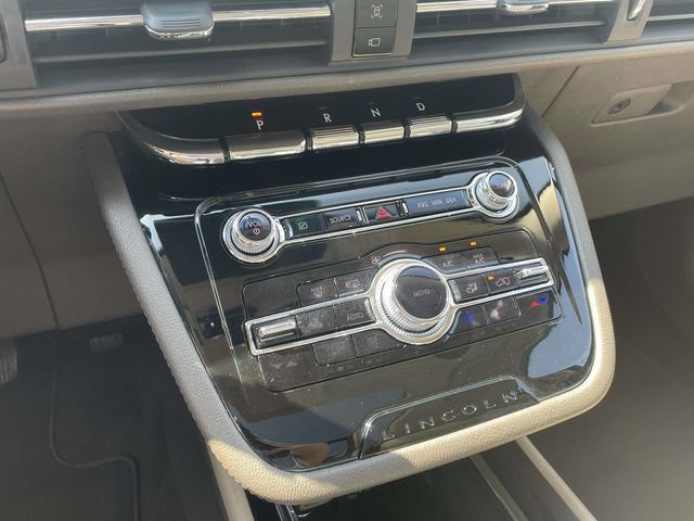 Used 2022 Lincoln Corsair AWD w/ Premium Package image 22