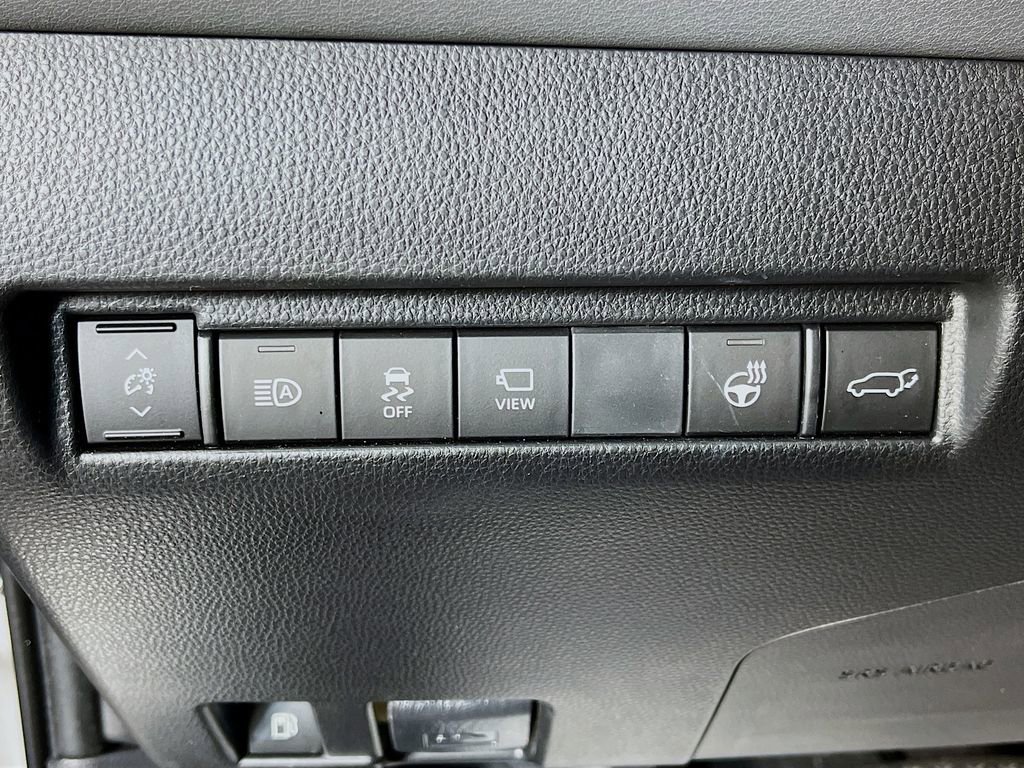 Used 2023 Toyota Venza Limited AWD/4WD image 13