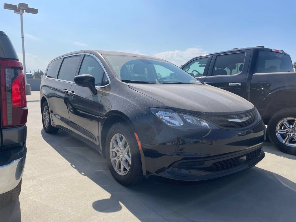 Used 2024 Chrysler Voyager LX FWD image 1
