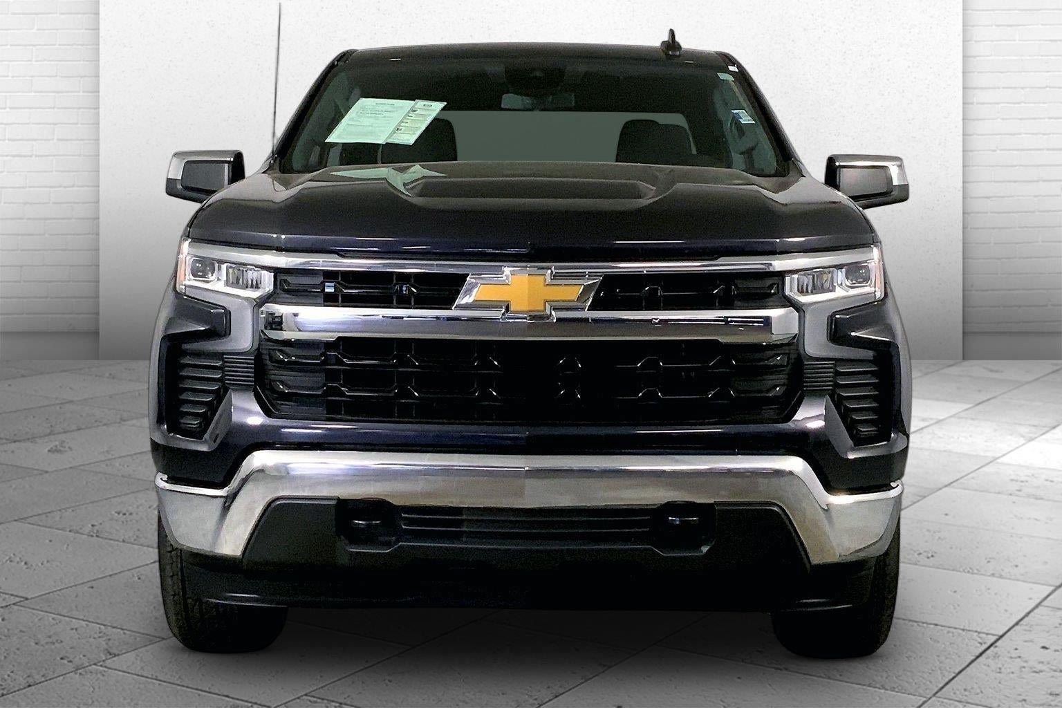 Used 2024 Chevrolet Silverado 1500 LT AWD/4WD image 2