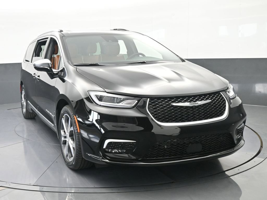 New 2026 Chrysler Pacifica Pinnacle image 9