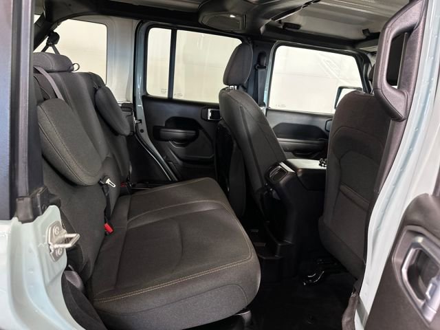 Used 2024 Jeep Wrangler Unlimited image 27
