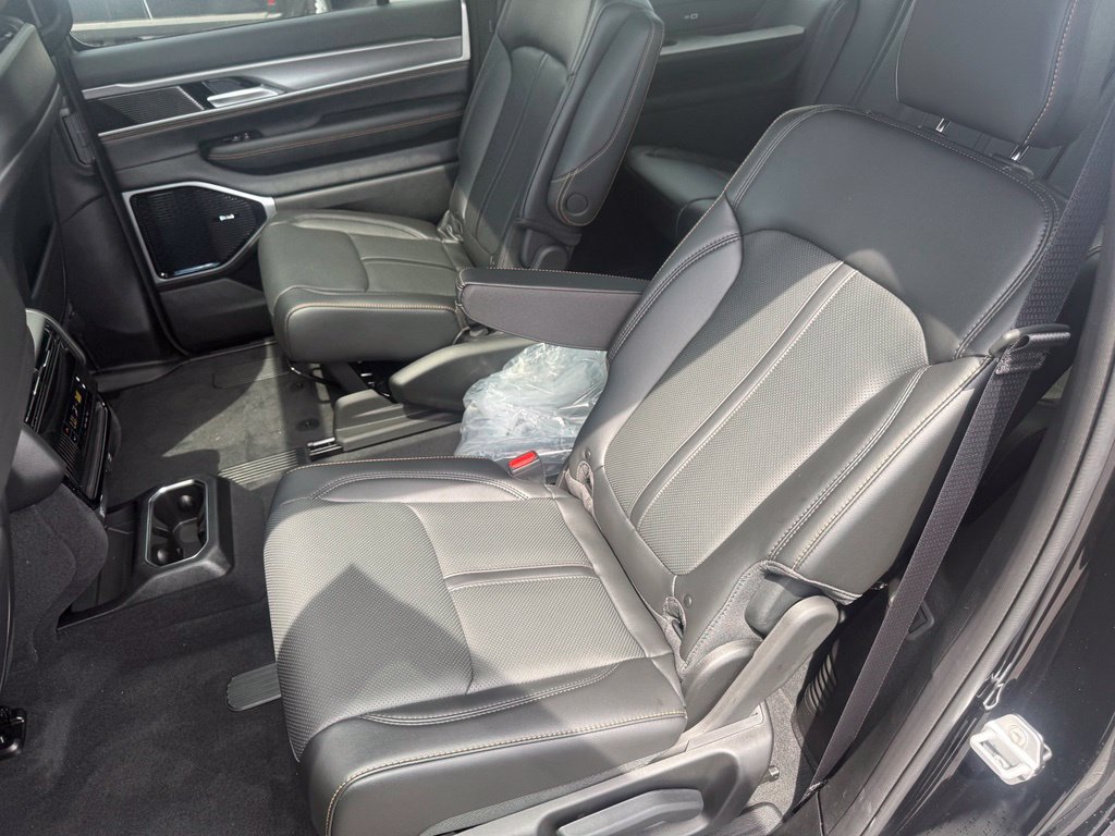 New 2026 Jeep Grand Wagoneer 4WD image 38