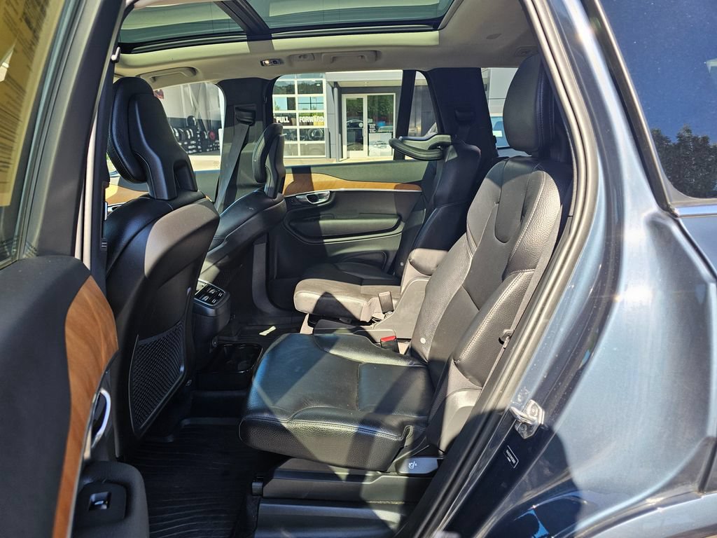 Used 2021 Volvo XC90 T6 Momentum AWD/4WD image 13