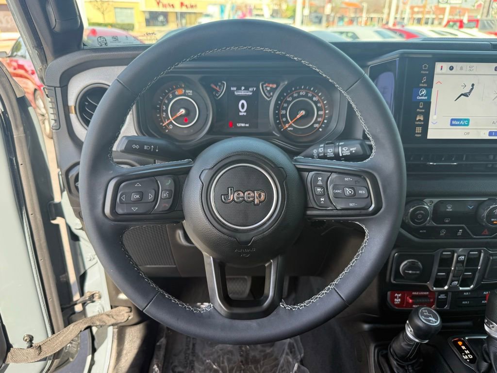 Used 2025 Jeep Wrangler Willys image 21