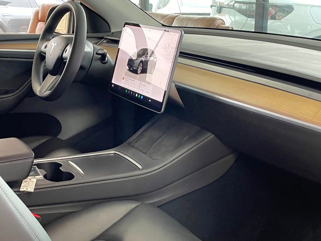 Used 2023 Tesla Model Y Long Range image 23