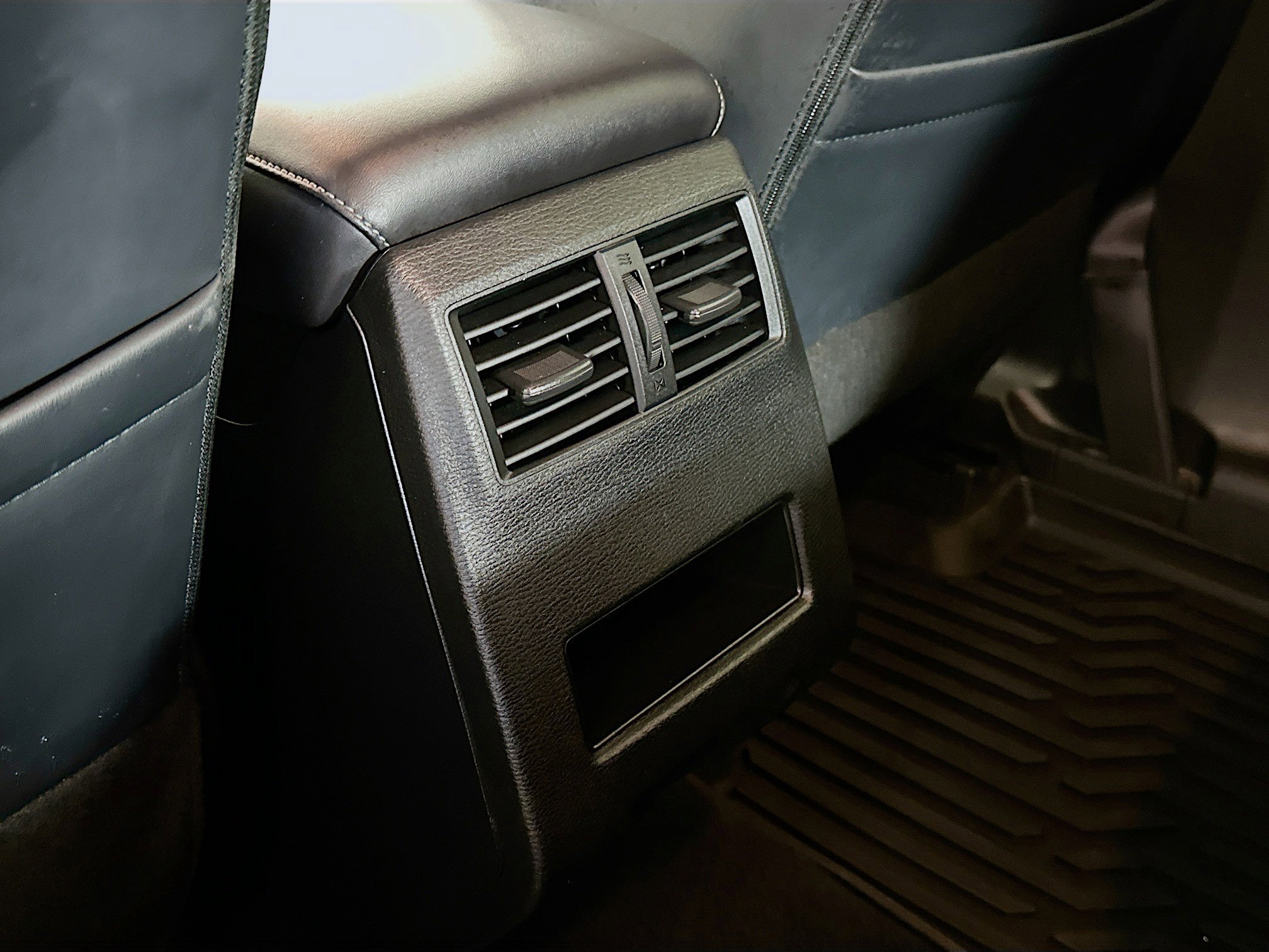 Used 2024 Mitsubishi Outlander SE image 27