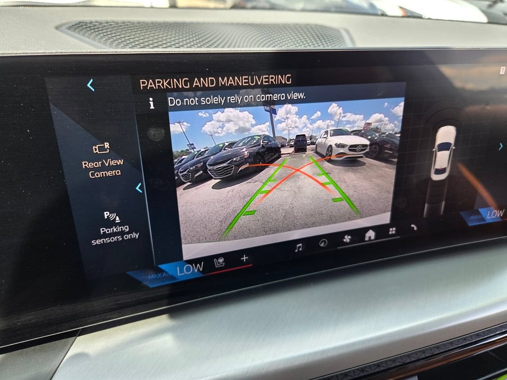 Used 2025 BMW 230i Coupe w/ M Sport Package RWD image 33