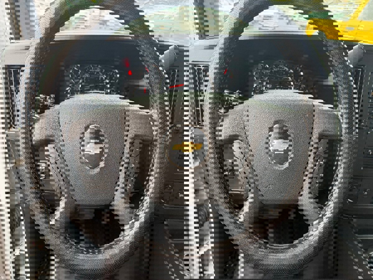Used 2022 Chevrolet Express 2500 w/ Driver Convenience Package image 18