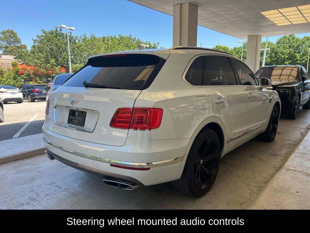 Used 2017 Bentley Bentayga AWD/4WD image 4