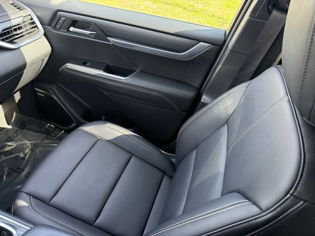 Used 2024 GMC Acadia Elevation image 17