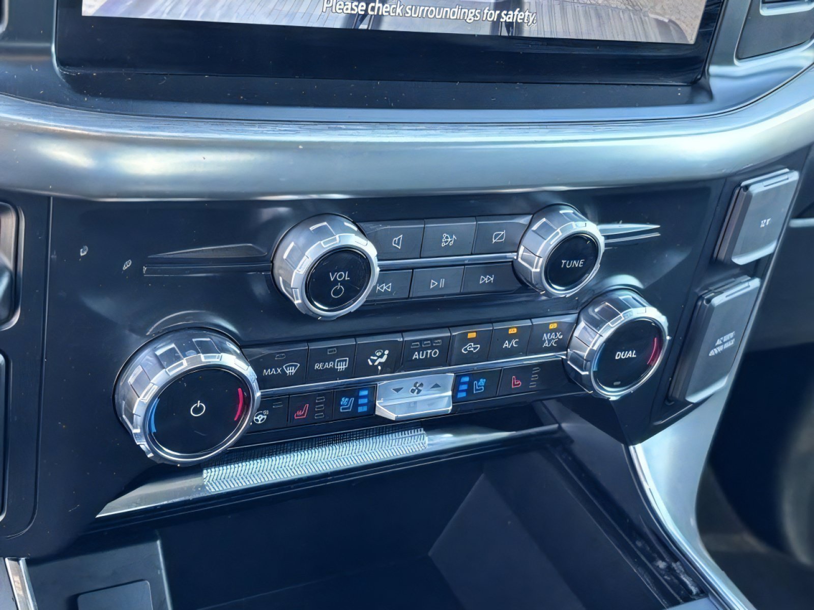 Used 2023 Ford F150 Lariat RWD image 28