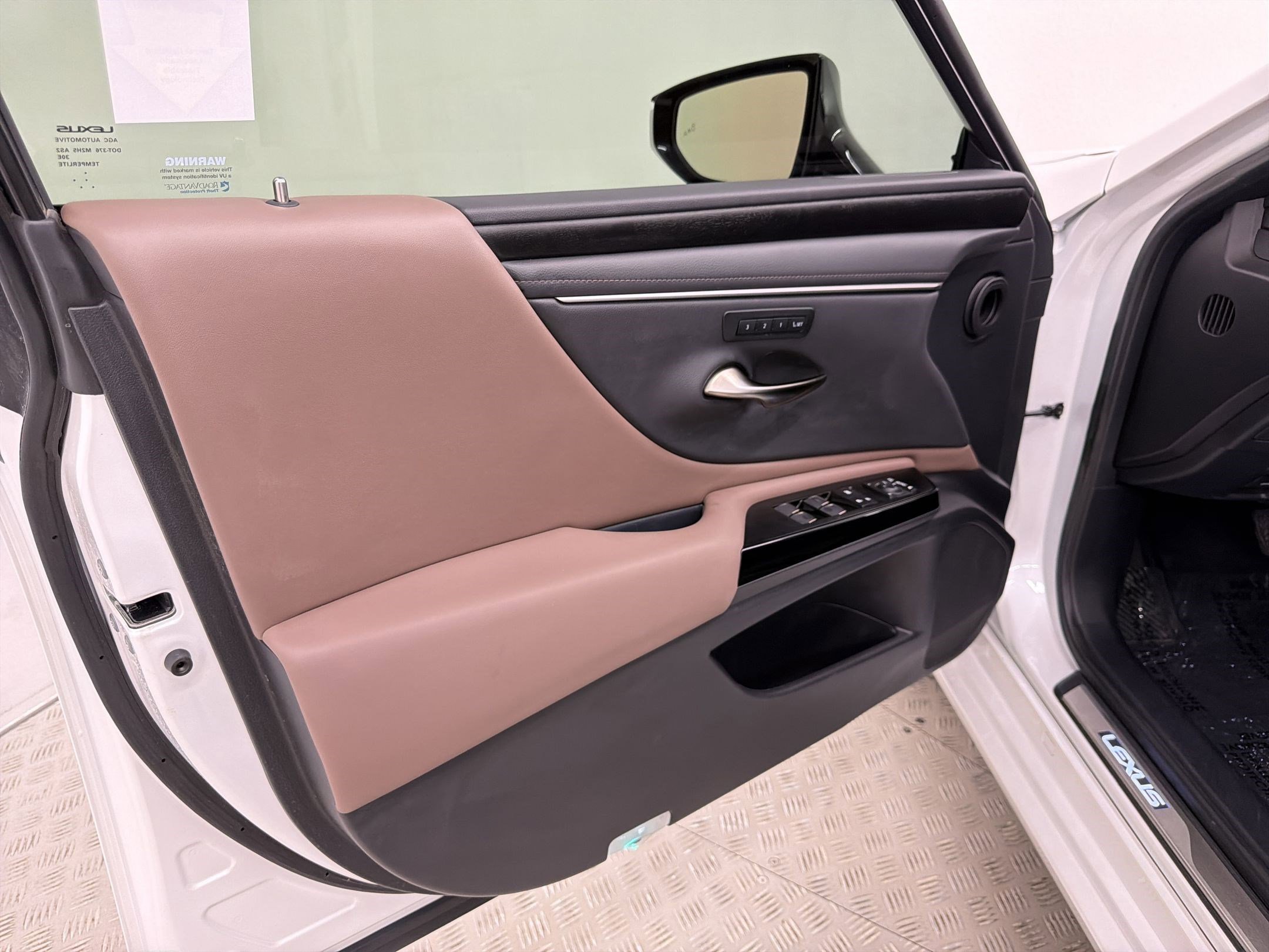 Certified 2025 Lexus ES 350 w/ Premium Package FWD image 25