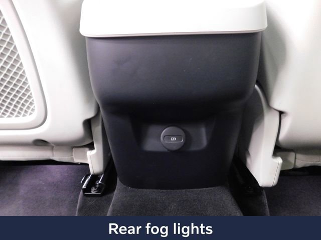 Used 2024 Volvo XC60 B5 Plus w/ Protection Package Premier image 19