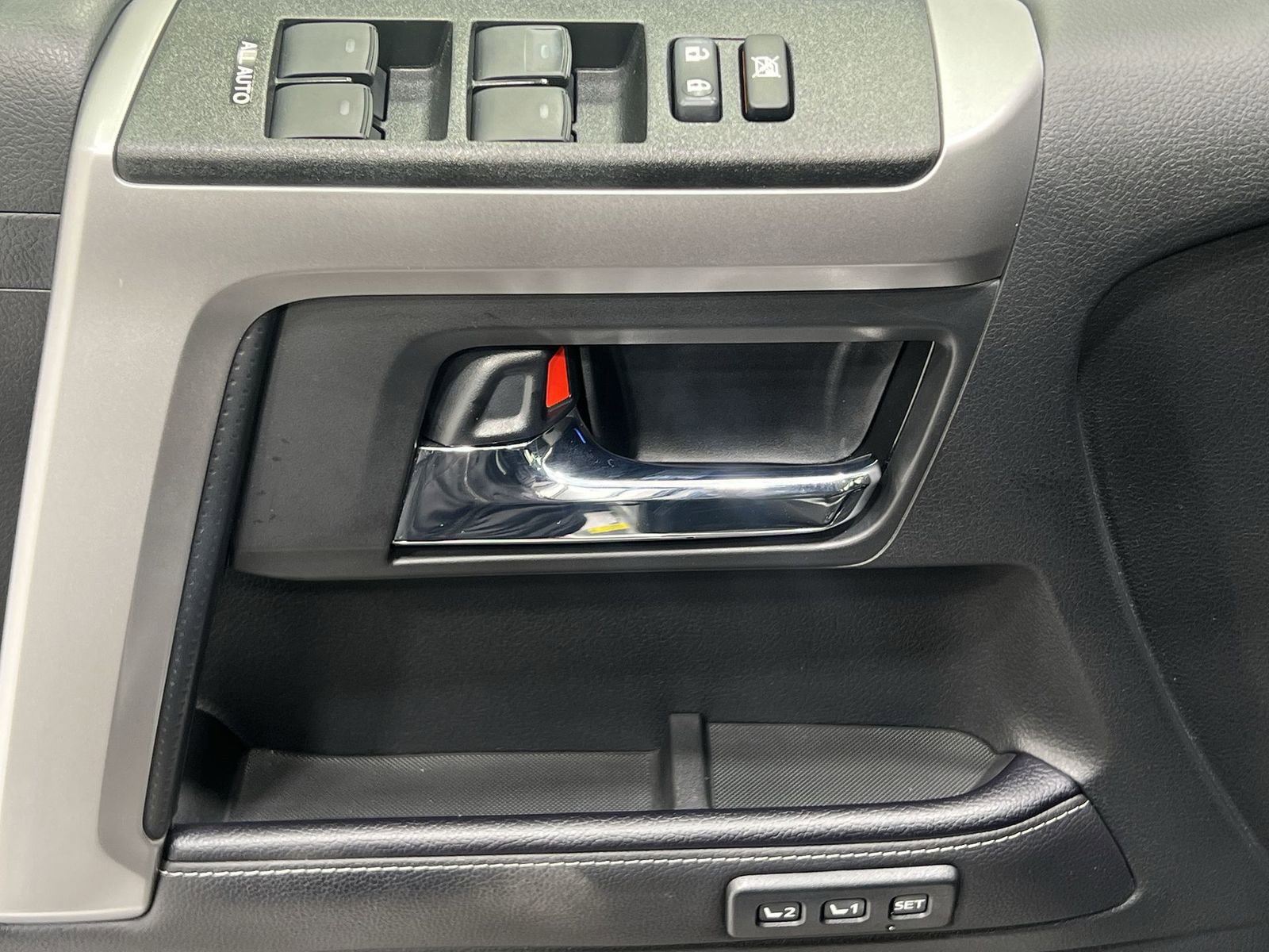 Used 2023 Toyota 4Runner Limited image 13