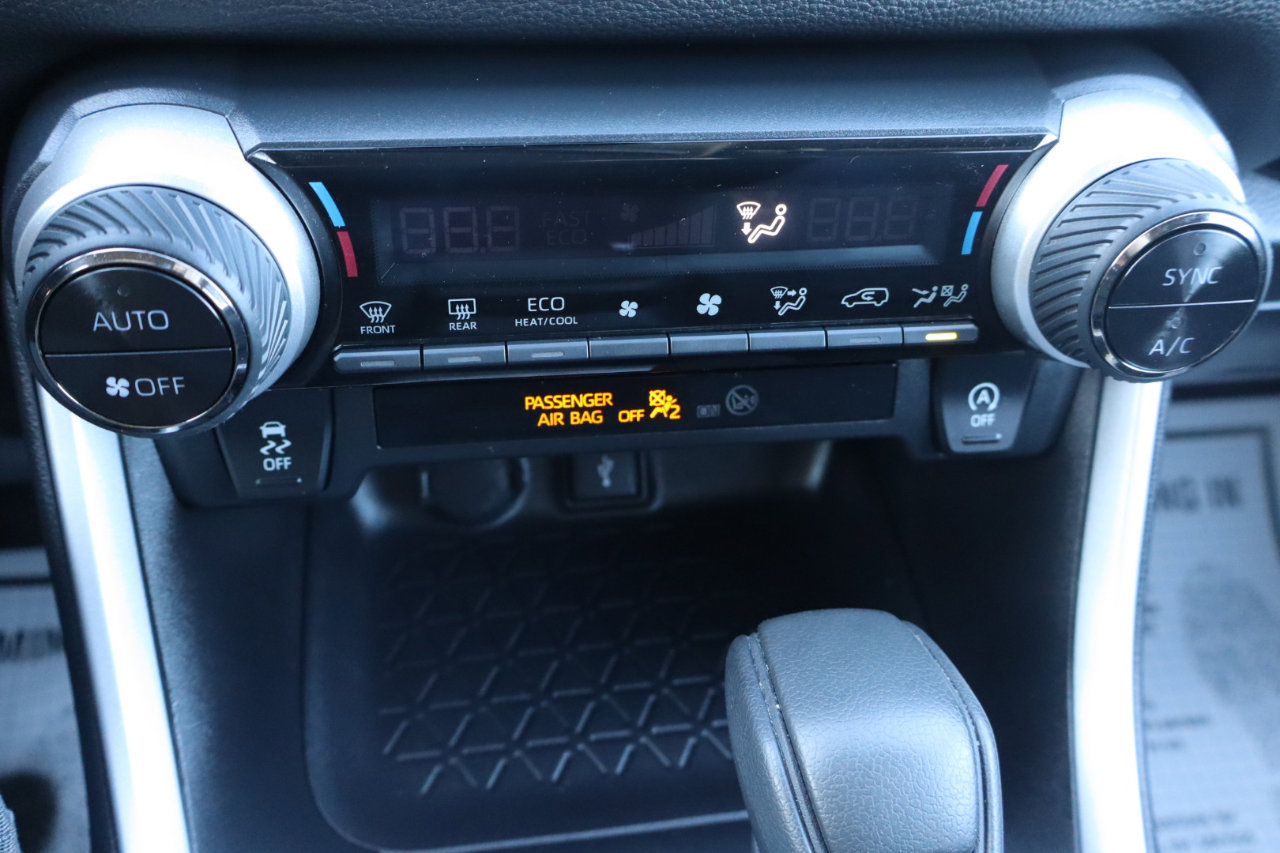 Used 2022 Toyota RAV4 XLE image 15