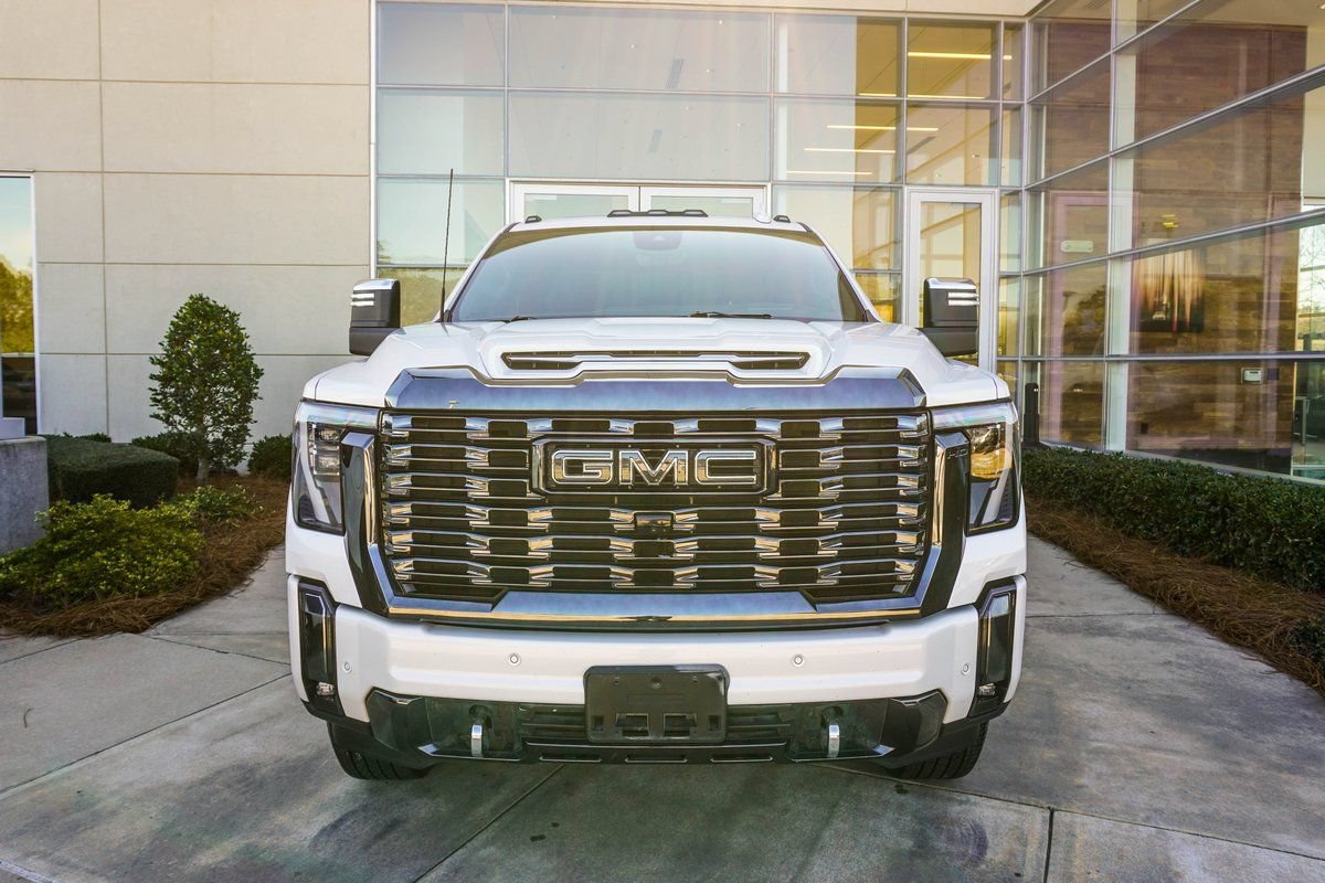 Used 2024 GMC Sierra 2500 Denali Ultimate AWD/4WD image 7