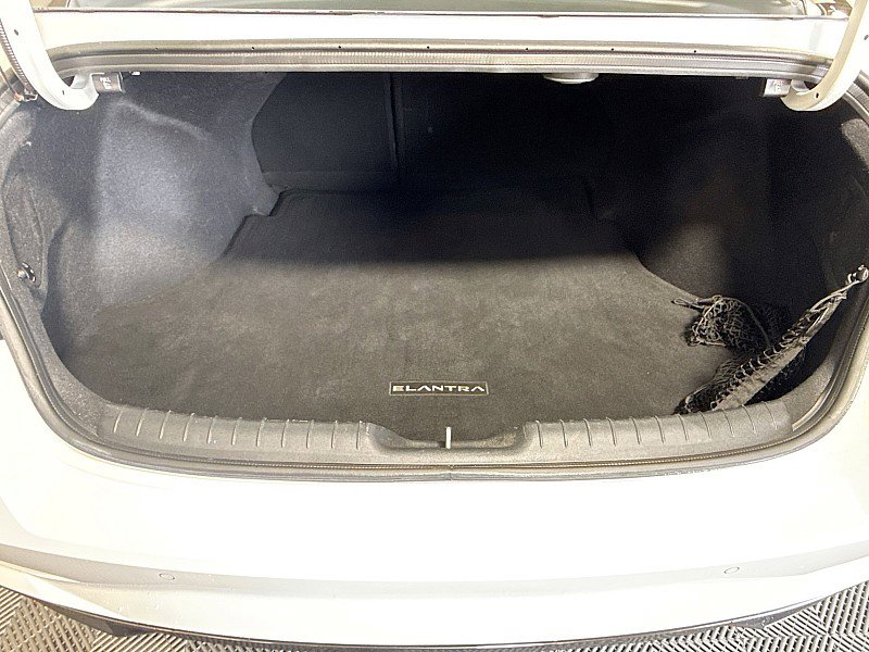 Used 2023 Hyundai Elantra Limited w/ Cargo Package FWD image 27