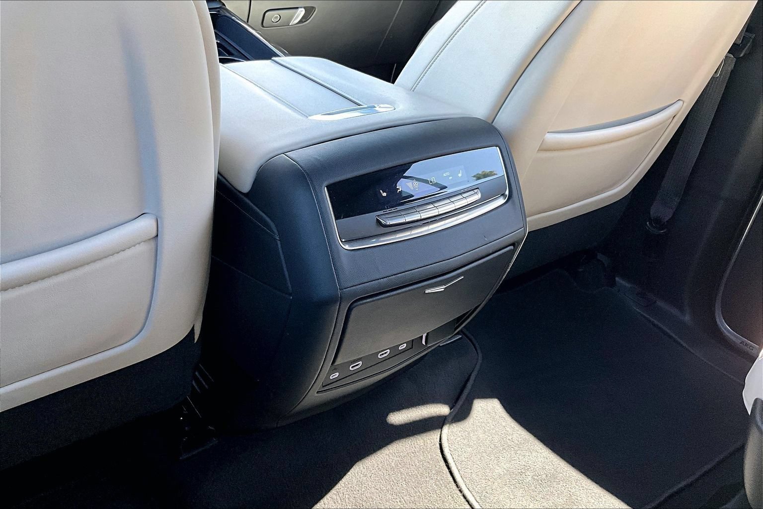 Used 2021 Cadillac Escalade ESV Sport w/ Driver Assist Tech Package AWD/4WD image 35