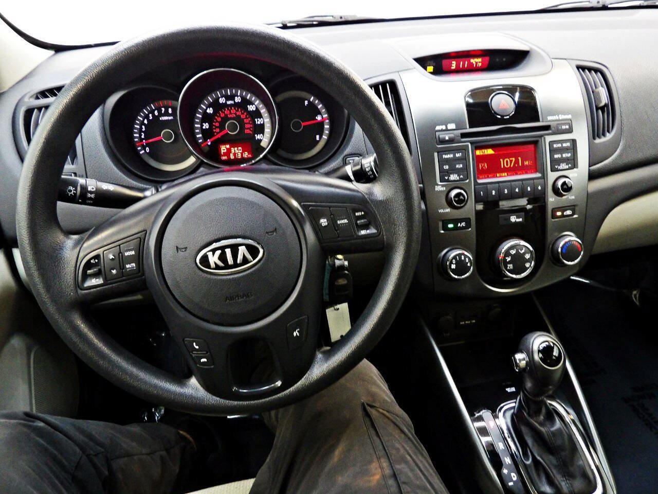 Used 2013 Kia Forte EX FWD image 16