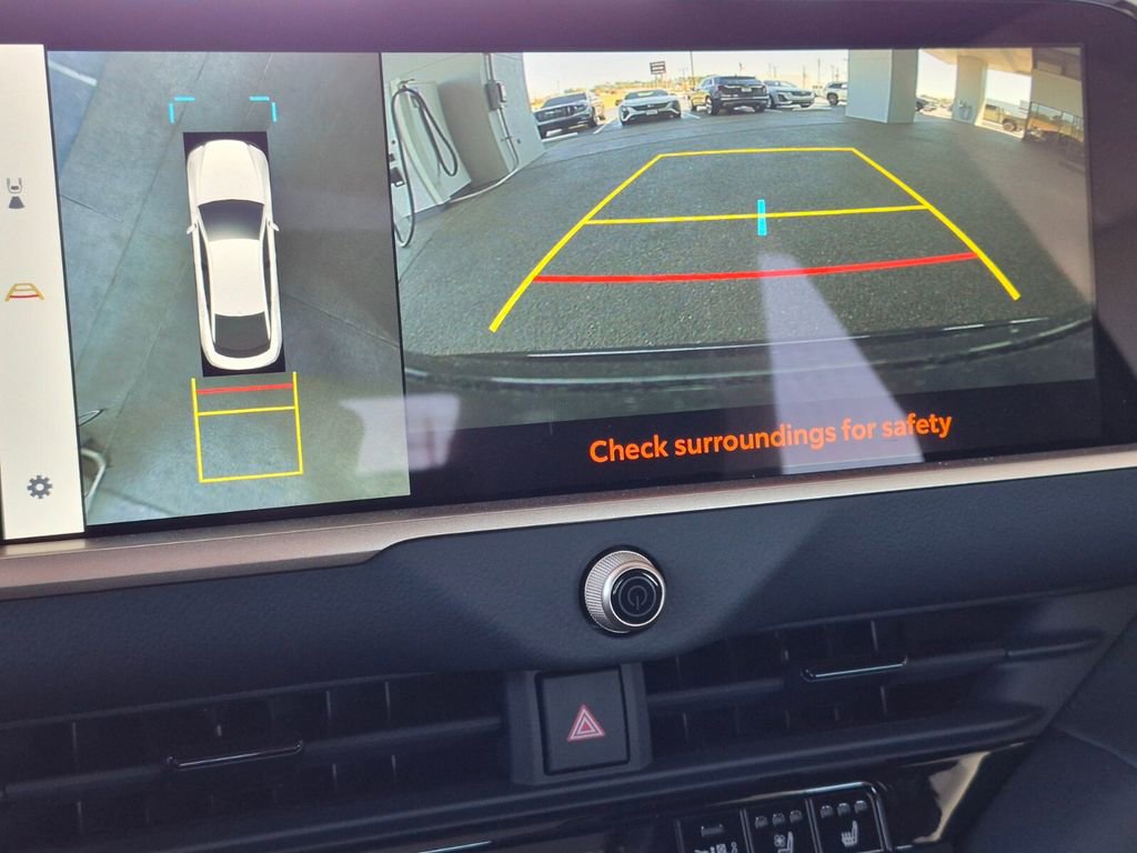 Used 2025 Toyota Crown Platinum w/ Carpet Mat Package (TMS) AWD/4WD image 25