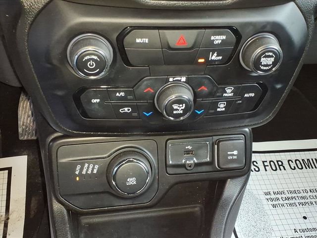 Used 2021 Jeep Renegade Latitude image 15