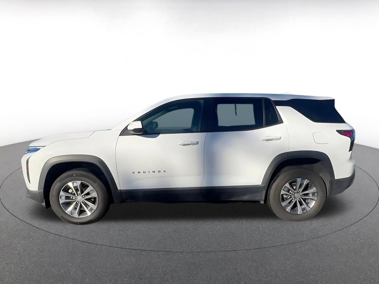 Used 2025 Chevrolet Equinox LT image 9