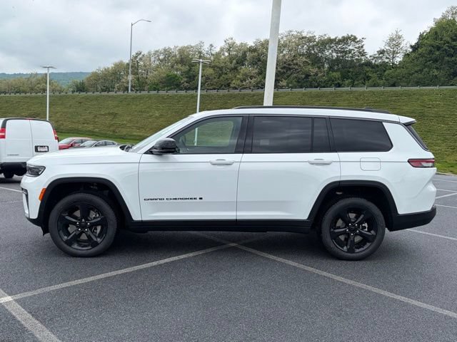 New 2026 Jeep Grand Cherokee L Limited w/ Limited Altitude Package AWD/4WD image 4