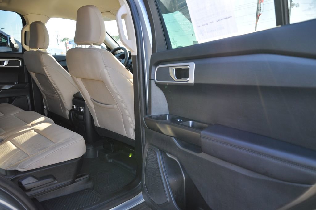 Used 2021 Ford Explorer Base image 15