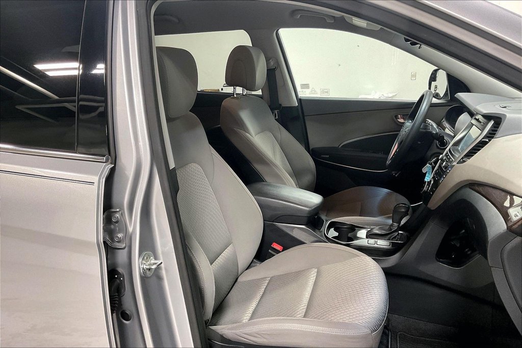 Used 2019 Hyundai Santa Fe XL SE FWD image 9