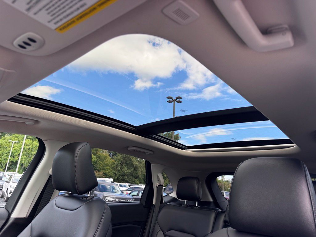 Used 2023 Ford Edge SEL w/ Convenience Package AWD/4WD image 12