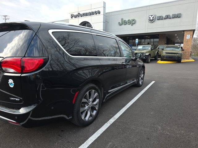 Used 2020 Chrysler Pacifica Limited w/ Tire & Wheel Group image 6